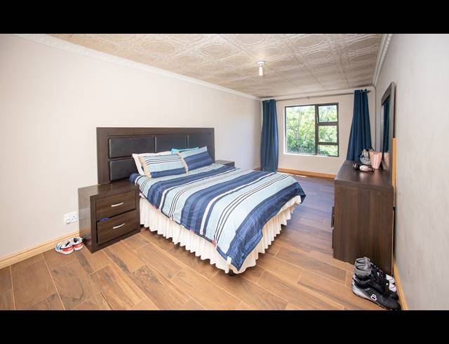 6 BEDROOM HOUSE FOR SALE IN BEACON BAY